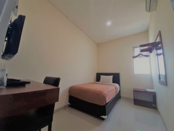 Living Area 5