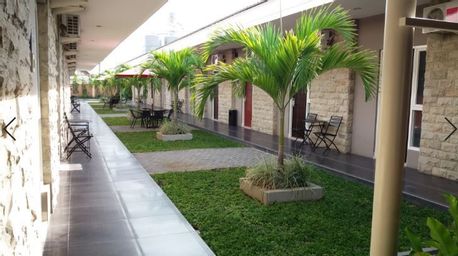 Exterior & Views 2