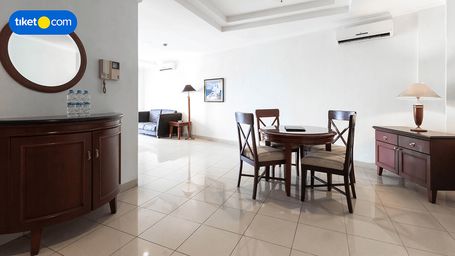 Dining Room 8