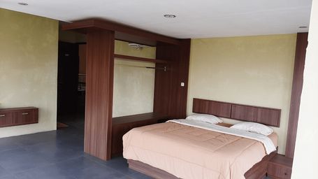 Bedroom 1, Capital O 1973 Guest House Toserba Selamat Syariah Pelabuhan Ratu, Sukabumi