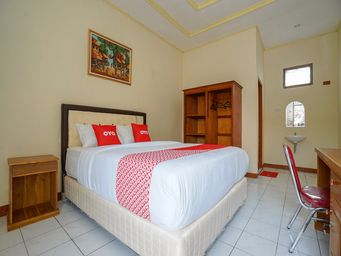 Bedroom 1, OYO 2177 Trikora Indah Residence, Palembang