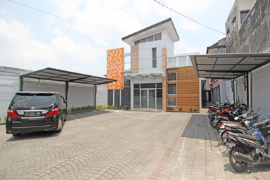 Exterior & Views 2, RedDoorz near Hartono Mall 3, Yogyakarta