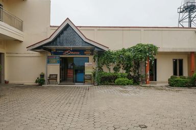 Exterior & Views 1, RedDoorz Syariah @ Mora Garden Bungo, Bungo