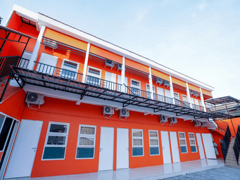 Exterior & Views 2, OYO 1641 Griya Aara, Sidoarjo