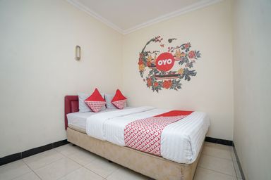 Bedroom 1, OYO 448 Hotel Central, Palembang
