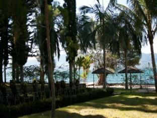 Exterior & Views 1, Pandu Lakeside Hotel Tuktuk, Samosir