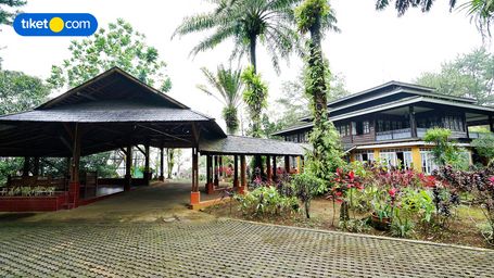 Villa Rumah Papan, Megamendung, Puncak, Bogor, bogor