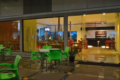 Food & Drinks