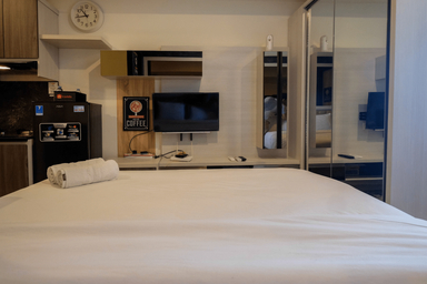 Bedroom 2, Cozy and Comfort Studio Grand Kamala Lagoon Apartment By Travelio, Bekasi