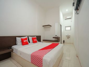 Bedroom 1, OYO 1868 Penginapan Sekip, Palembang