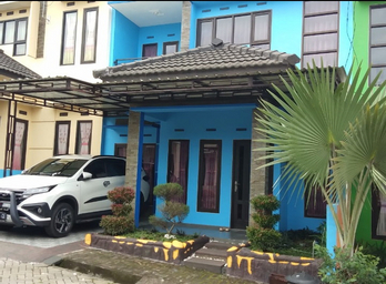 Exterior & Views 1, Villa Batu Safir (4 Bedroom), Malang
