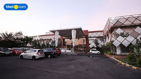 Exterior & Views 4, Front One Akshaya Hotel, Karawang