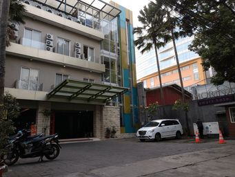 Exterior & Views 1, Morina Smart Hotel Malang, Malang