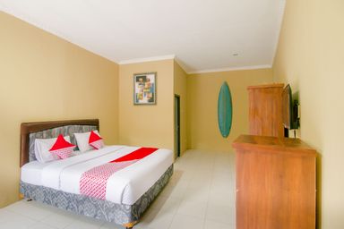 Bedroom 1, OYO 867 Bettah Coba Homestay, Sukabumi