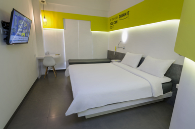 Bedroom 4, Yello Hotel Jemursari, Surabaya