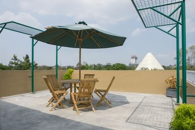 Public Area 4, RedDoorz Syariah near Taman Pelangi Monjali, Yogyakarta