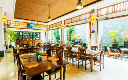 Food & Drinks, Villa Damar, Bandung