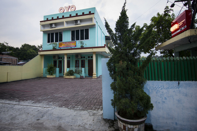 Exterior & Views 2, OYO 796 Penginapan Fergael, Pematangsiantar