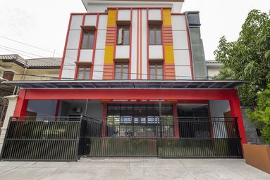 Exterior & Views 1, RedDoorz @ Jemursari Surabaya 2, Surabaya