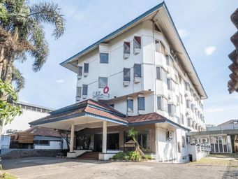 Exterior & Views 1, Super OYO Collection O 25 Hotel Baltika, Bandung