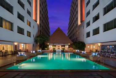 Sport & Beauty 2, The Twin Towers Hotel, Pathum Wan