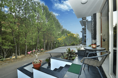 Others 4, Villa Amethyst Dago Pakar F-21 4BR with Private Pool ( FAMILY ONLY), Bandung