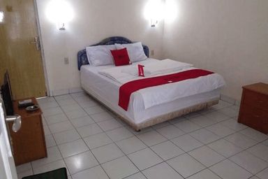 Bedroom 1, RedDoorz near Lokawisata Baturaden 2, Banyumas