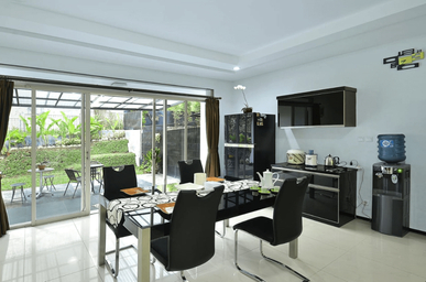 Others 2, Villa Amethyst Dago Pakar F-21 4BR with Private Pool ( FAMILY ONLY), Bandung