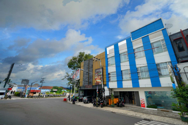 Exterior & Views 1, RedDoorz Plus @ Terban Residence, Yogyakarta