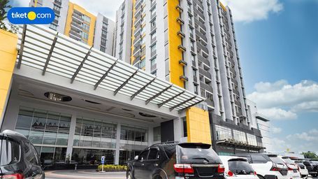 Exterior & Views 1, Royal Suite Condotel Medan, Medan