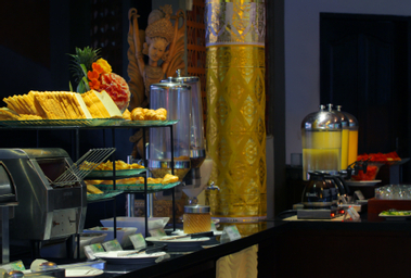 Food & Drinks