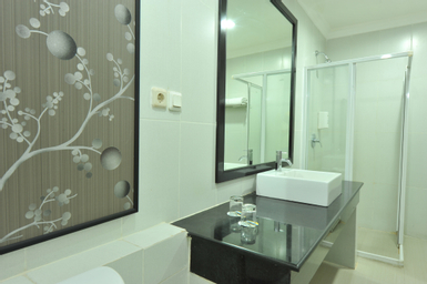 Bathroom 6