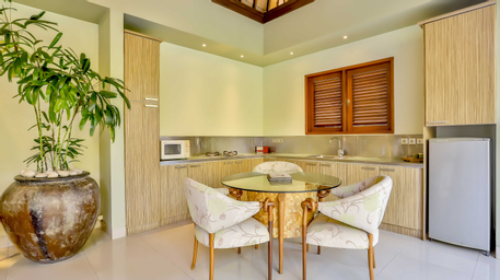 Dining Room 7