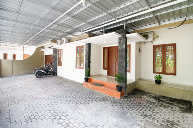 Public Area 3, RedDoorz @ Jalan Palagan, Yogyakarta