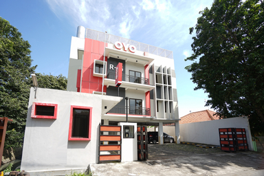 Exterior & Views 1, Oyo 748 R-15, Surabaya