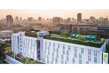 Exterior & Views 1, Holiday Inn Express Bangkok Soi Soonvijai, Huai Kwang