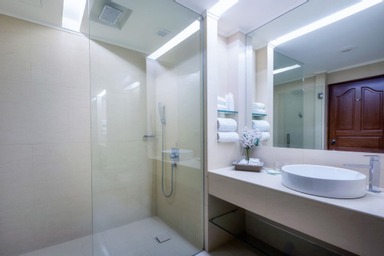 Bathroom 20