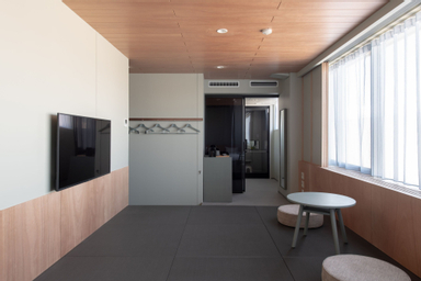 Room 8