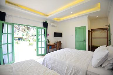 Double Family Room or Other Beds - Garden View