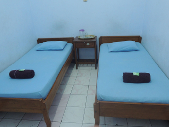 Twin Economy Room