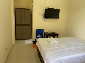 Bedroom 3, Jatiwinangun Homestay near GOR Satria Purwokerto Mitra RedDoorz, Banyumas