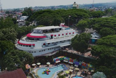 Exterior & Views 1, Kapal Garden Hotel by UMM, Malang