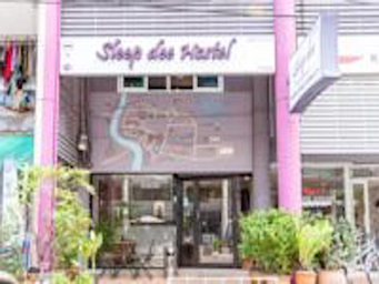 Exterior & Views 1, Sleep Dee Hostel, Khlong Toey