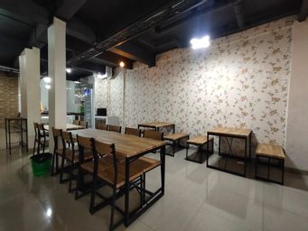 Food & Drinks, The Gior Inn near Merdeka Walk Medan RedPartner, Medan