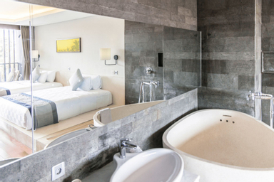 Bathroom 7