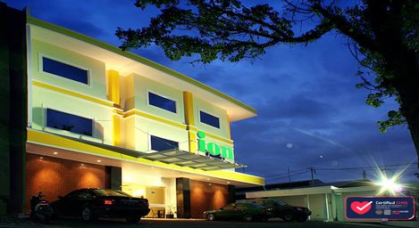 Ion Hotel Padang, padang
