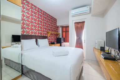 Bedroom 1, Elegant Studio Room The Springlake Summarecon Apartment By Travelio, Bekasi