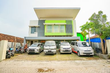 Exterior & Views 1, Ardhya Guesthouse Syariah, Surabaya