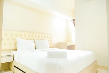 Bedroom 1, Comfortable 2BR Springlake Summarecon Apartment By Travelio, Bekasi