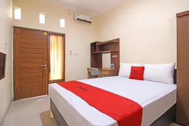 Bedroom 1, RedDoorz near Hartono Mall 3, Yogyakarta